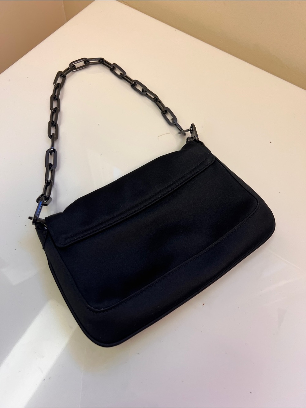 Gucci Black Shoulder Bag with Chain Handle - Picture 4 of 5